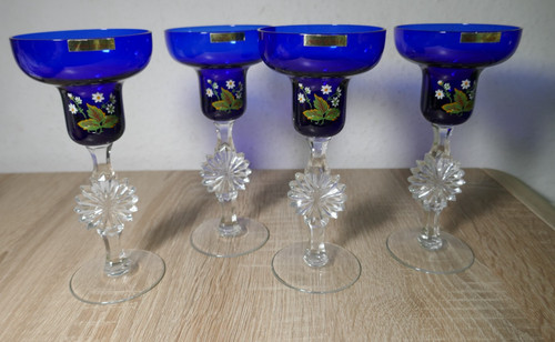 4 blaue - ❤️4,